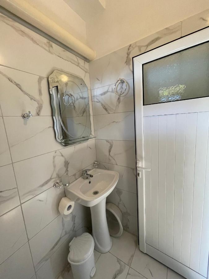 Villa 12 Sarandë Esterno foto