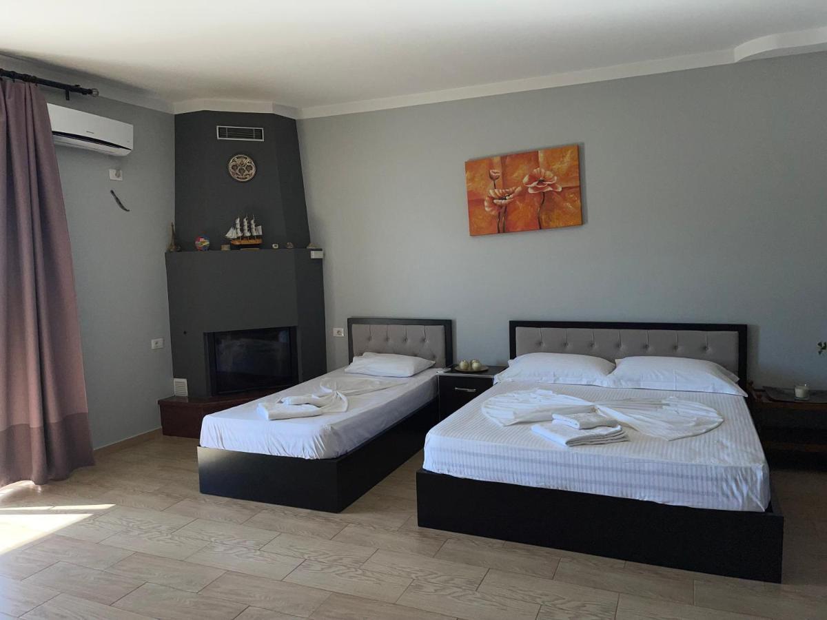 Villa 12 Sarandë Esterno foto